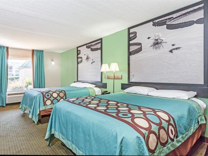 Super 8 By Wyndham Marianna Hotel Екстериор снимка
